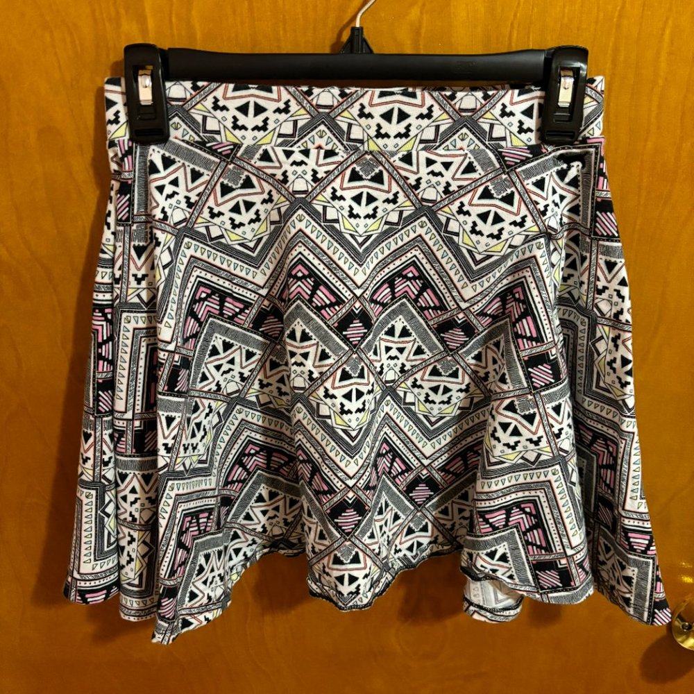 Pink Victoria Secret Geometric Print Circle Skirt Size Small - Picture 2 of 12